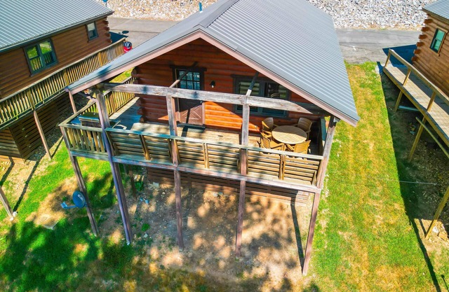 Log Cabin (PF)