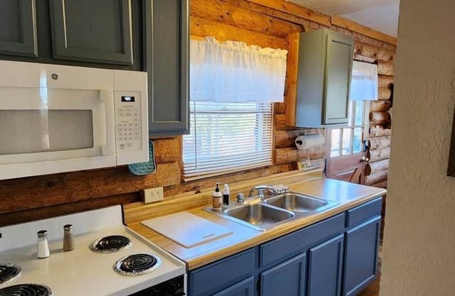 Log Cabin 3 at Osborn Boat Ramp on Patoka Lake