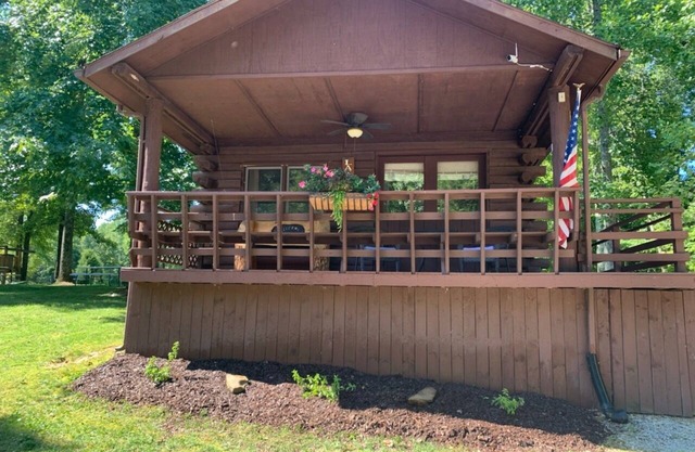 Log Cabin 4 at Osborn Boat Ramp on Patoka Lake