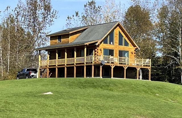 Log Cabin Chalet w/ Southwest Mountain views & sunsets-direct ATV trail access!