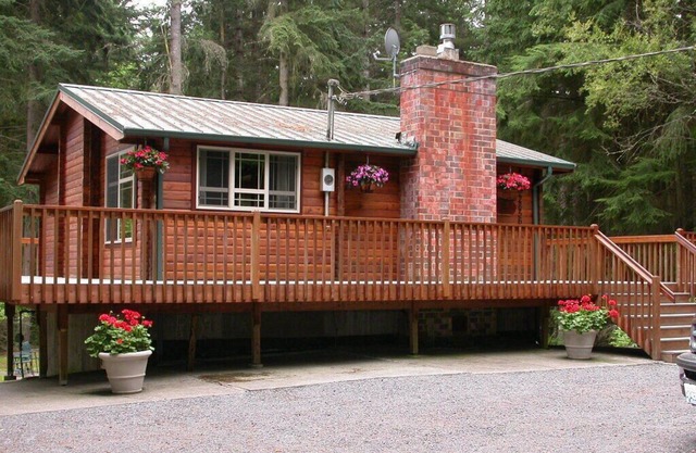 Log Cabin sur 6 beaux acres.