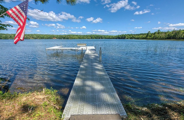 Florence Lakefront Trails and Tails Getaway