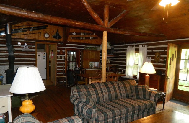Log Cabin sur le lac Little Platte