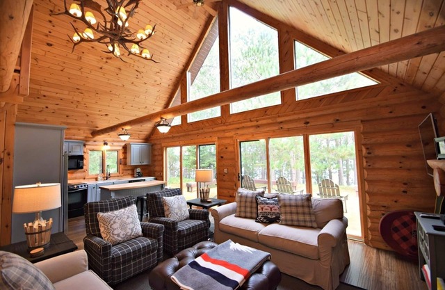 Log Cabin sur Spring Fed Lake Little Bear