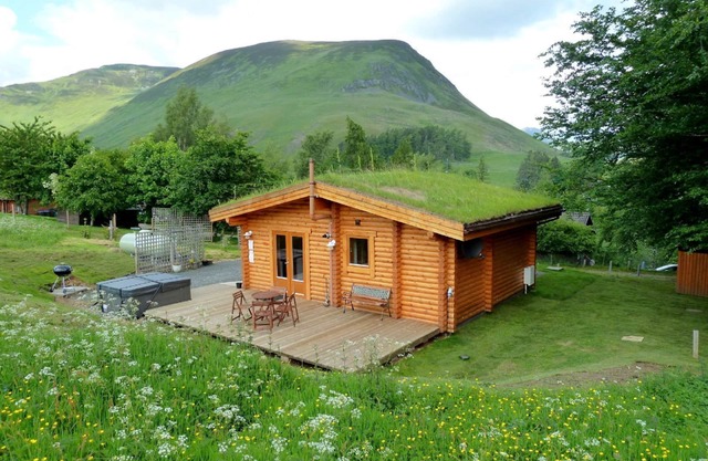 Log Cabin avec bain à remous et sauna pour 2/3 | Dans le parc national de Cairngorm | Superbes vues
