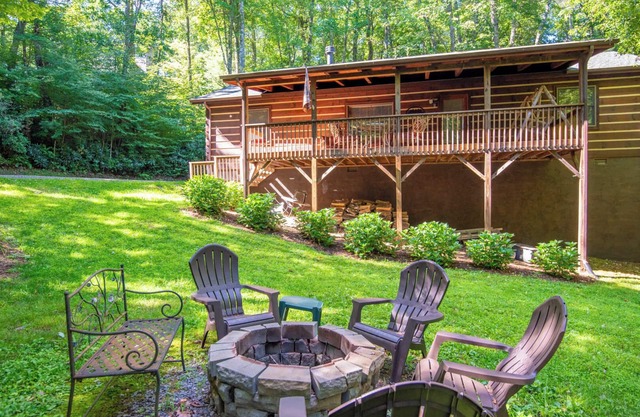 Cabane en rondins confortable avec 2 suites Master - Bain à remous - Foyer extérieur - Porche couvert