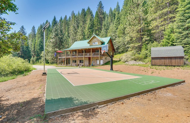 Log Home sur 40 acres privées par Mt Shasta Ski Park