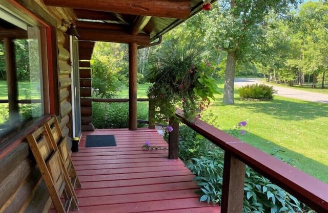 Log Home w/ Leech Lake beach access and boat slip.