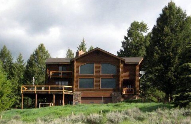 Maison en bois rond avec une vue magnifique à proximité des parcs de Grand Teton et Yellowstone
