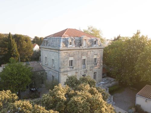 Logis Hôtel - Restaurant Résidence Les Cèdres
