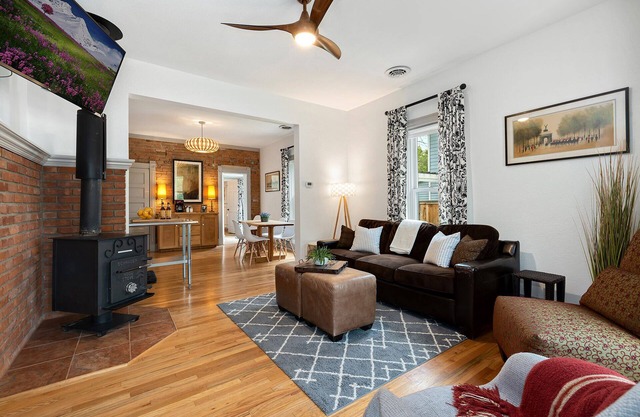 Lola House! Confort douillet, Prime Old Town Location