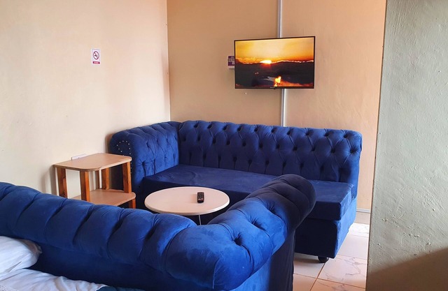 Lola's Nest - Free Secure Parking & Internet