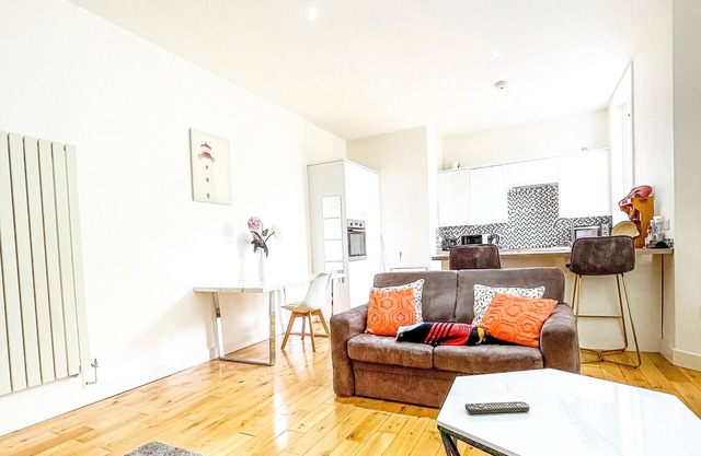 London 2-bed Apartment in Herbert Road