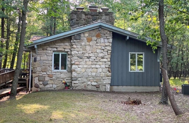 Lone Eagle Lodge Cozy 3-bedroom cabin, located on Sand Point near Caseville, MI