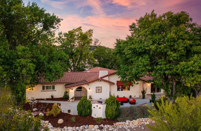 Lone Madrone Winery Guest House