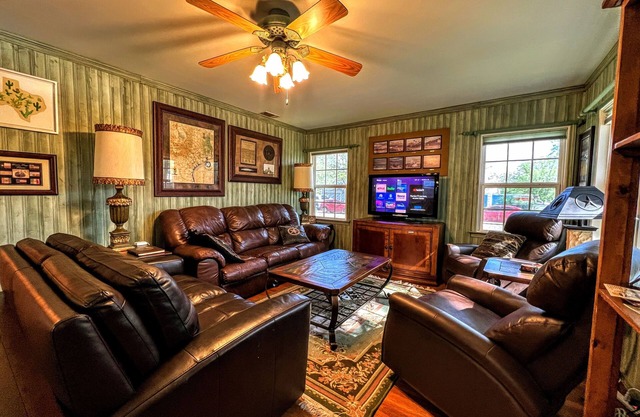 Lone Star House - Beautiful West Texas Charmer - 3 bedrooms; 4 beds; 2 bathrooms