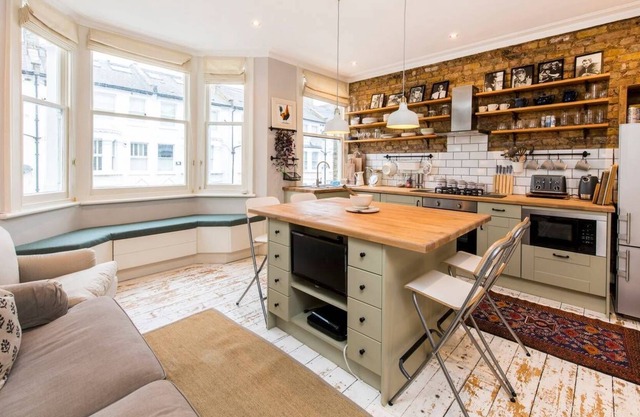 Charming, Recently Renovated 2-Bed in Fulham