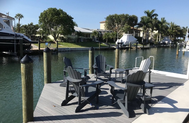 Longboat Key Waterfront 3BR house w/Pool in most desirable Country Club Shores