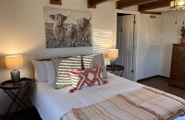 Longhorn Lodge at Natural State Cabins