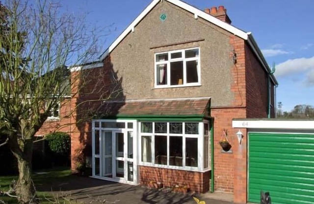 Loningside, WOMBOURNE