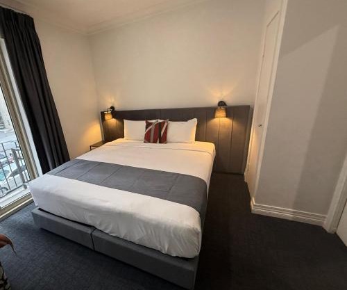 Lonsdale Street Apartments