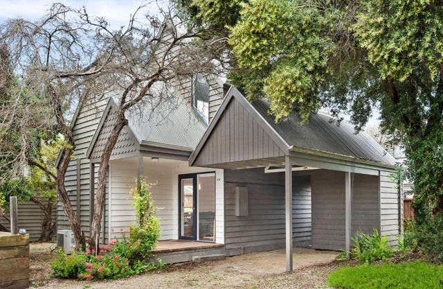 Lonsdale Villa 8
