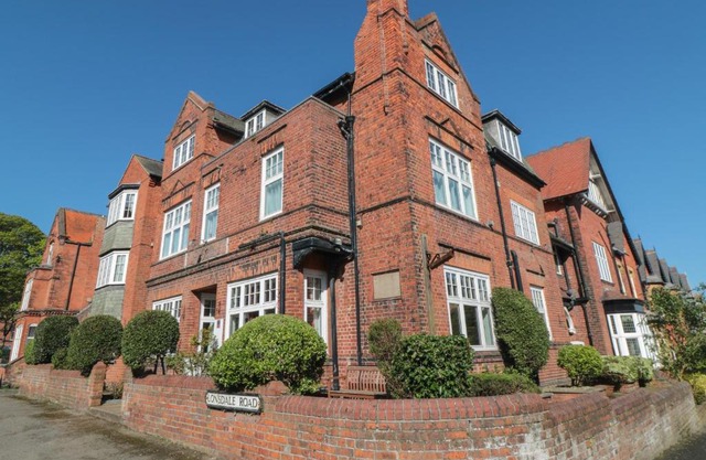 Lonsdale Villa
