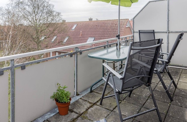 Look far, farther, farthest: The top-floor apartment with its approx. 60 square meters offers a