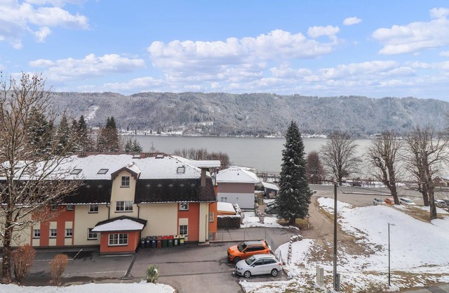 Look forward to a vacation near the lake in this inviting vacation rental.