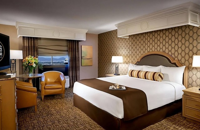 Look No More! 2 Pools, Pet-friendly Property, Nightclub, Walk to the Strip!