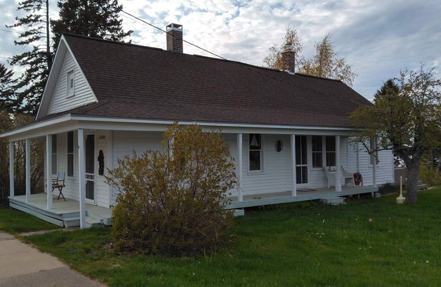 En regardant à travers la baie et le lac Supérieur! 4 chambres