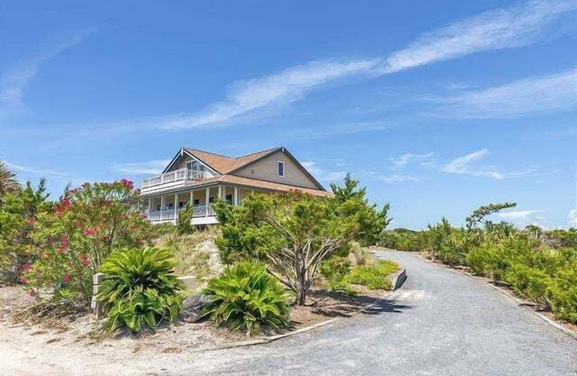 Looking for the BEST of Bald Head? Look no further than Two Views.