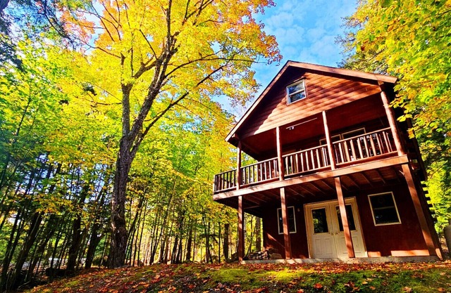 Loon Dream - Waterfront Cabin