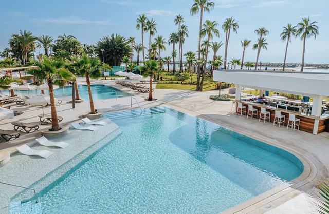 Lordos Beach Hotel & Spa