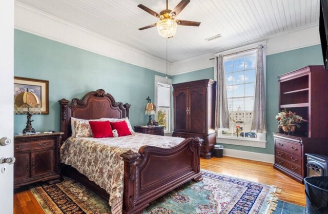 499a Lorriena Room
