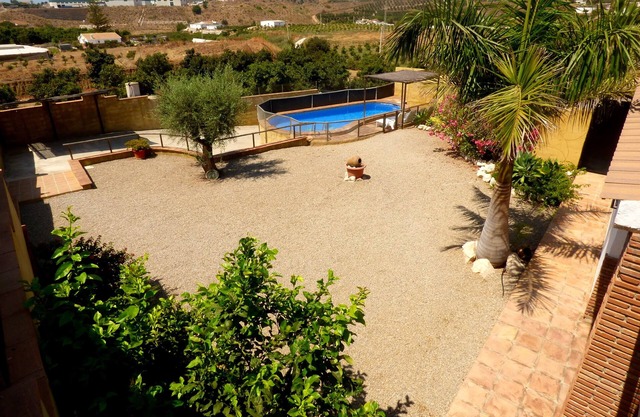 Piscine privée et semi chauffée, près de la plage, vue sur la mer, internet