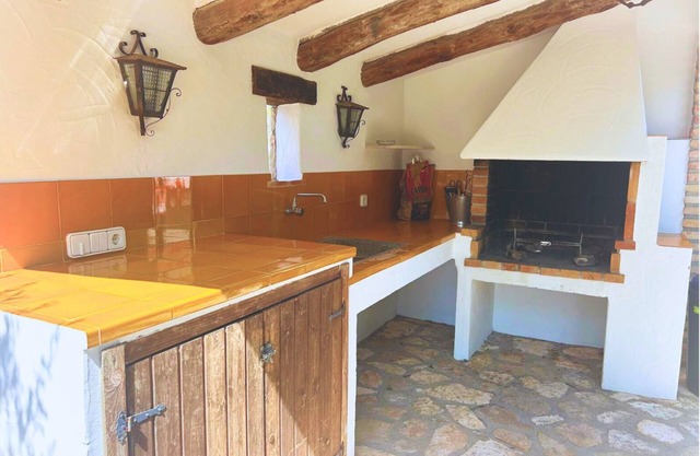 Bungalow à 250m de la mer dans la pinède ombragée, loin des foules de touristes