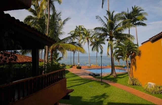 Los Tules Impeccable 1BR Condo with Tennis Court & Pool