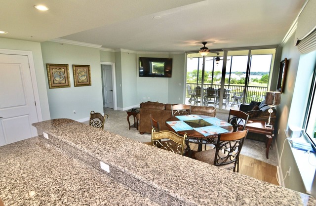 LOST KEY BEACH & GOLF CLUB End Unit for 50% better views 👀 NO SMOKING!!