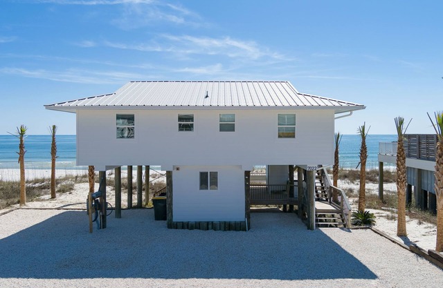 Lost Palms. Great 2 bedroom 2 bath home that sits directly on the Gulf front.