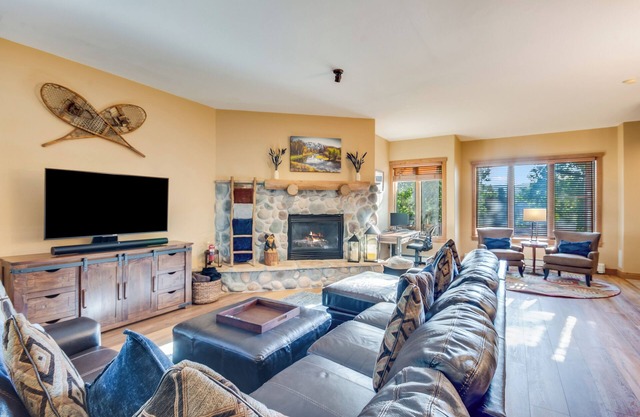 Mountain Retreat - On Free Ski Bus Route - Garage