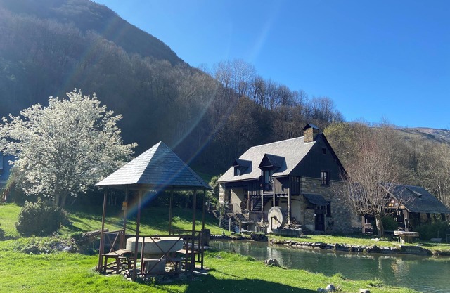 Loudenvielle : Charmant appartement sur un vieux moulin à eau - classé 2 étoiles