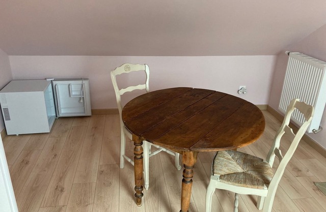 Loue chambre-e-s (6 couchages max.) à Versailles / Fontenay-Le-Fleury
