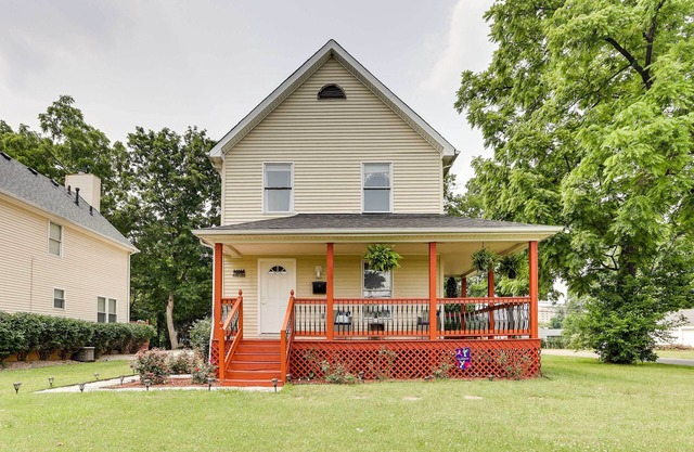 Louisville Apartment - Walk to Restaurants!