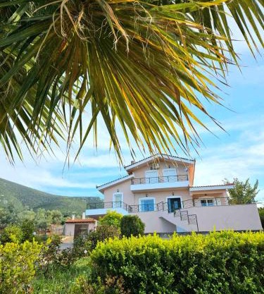 Loukissia Villa Mare