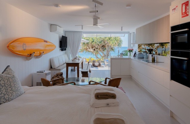 Loulou Beach House Escape – Couple Retreat