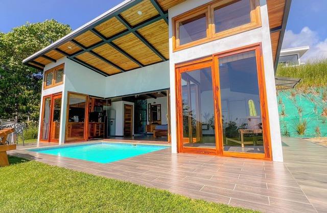Love Nest in Uvita | 180° Ocean Views