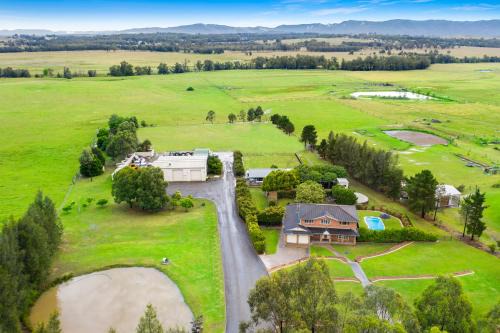 Lovedale Escape 5br house