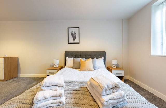 Lovely 1-Bed Apartment in Slough with free parking