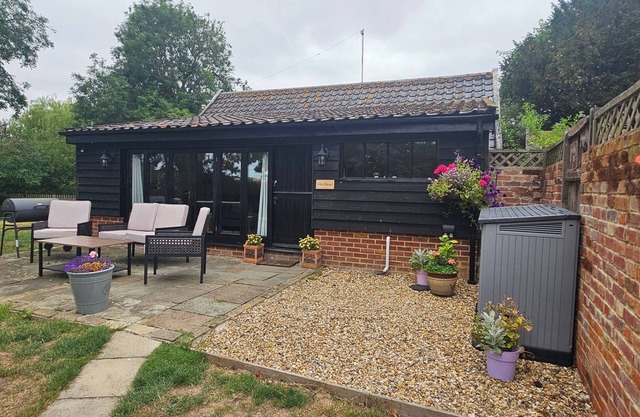 Lovely 1-Bed Cottage in Mendlesham Green